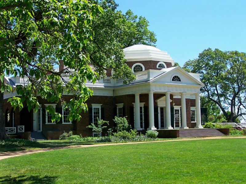 A picture of Thomas Jefferson's Monticello estate, along with part of the lawn.